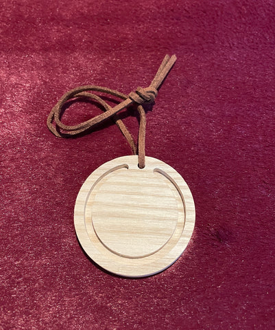 Natural Wood Hanging Medallion Diffuser